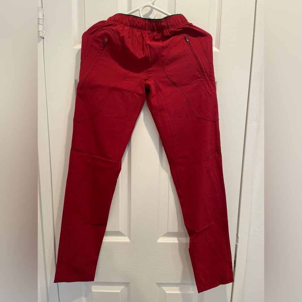 Wild - Beautiful craftsmanship, travel utility pants in Volcano red XS